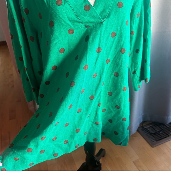 ZARA size small green dot print top. Linen blend, 3/4 length sleeves - Picture 7 of 9